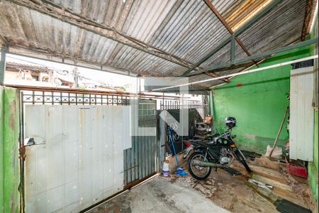 Casa à venda com 180m², 2 quartos e 2 vagasVaranda - Garagem 