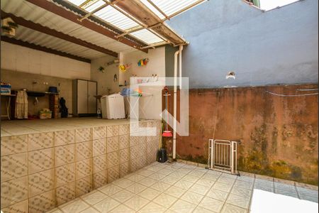 Casa à venda com 150m², 2 quartos e 2 vagas Casa à venda com 150m², 2 quartos e 2 vagasQuintal