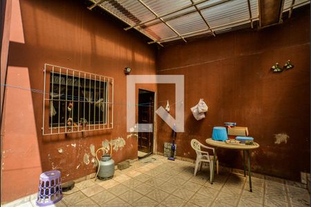 Casa à venda com 150m², 2 quartos e 2 vagas Casa à venda com 150m², 2 quartos e 2 vagasQuintal