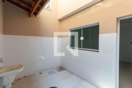 Casa à venda com 114m², 3 quartos e 2 vagasLavanderia