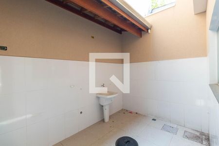 Casa à venda com 114m², 3 quartos e 2 vagasLavanderia