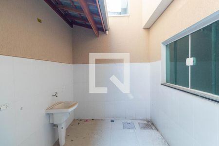 Casa à venda com 114m², 3 quartos e 2 vagasLavanderia