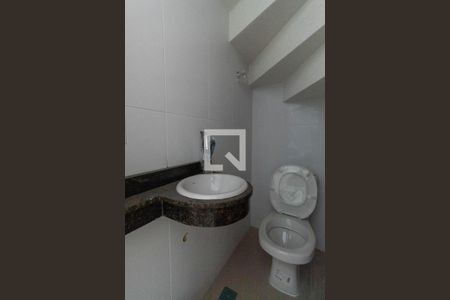 Casa à venda com 114m², 3 quartos e 2 vagasLavabo