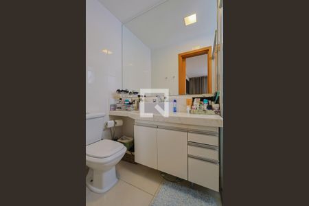 Apartamento à venda com 125m², 4 quartos e 3 vagasBanheiro da Suíte 3