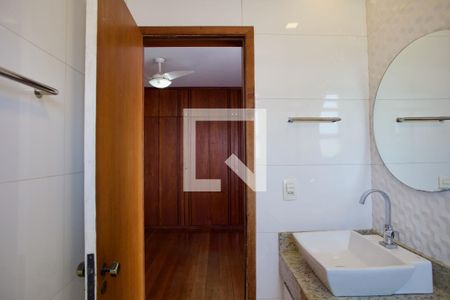 Banheiro de apartamento para alugar com 3 quartos, 98m² em Sagrada Família, Belo Horizonte