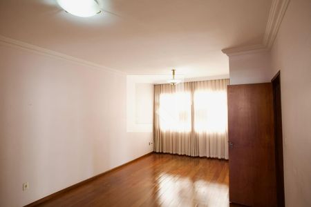 Sala de apartamento para alugar com 3 quartos, 98m² em Sagrada Família, Belo Horizonte