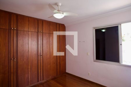 Quarto de apartamento para alugar com 3 quartos, 98m² em Sagrada Família, Belo Horizonte