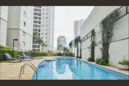 Apartamento à venda com 94m², 2 quartos e 2 vagas Apartamento à venda com 94m², 2 quartos e 2 vagasÁrea comum - Piscina