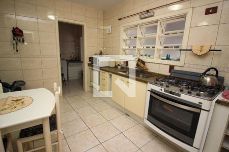 Casa à venda com 400m², 4 quartos e 6 vagas Casa à venda com 400m², 4 quartos e 6 vagasCozinha