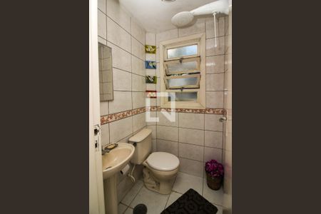 Casa à venda com 400m², 4 quartos e 6 vagas Casa à venda com 400m², 4 quartos e 6 vagasBanheiro de serviço