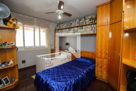 Casa à venda com 400m², 4 quartos e 6 vagas Casa à venda com 400m², 4 quartos e 6 vagasQuarto 2