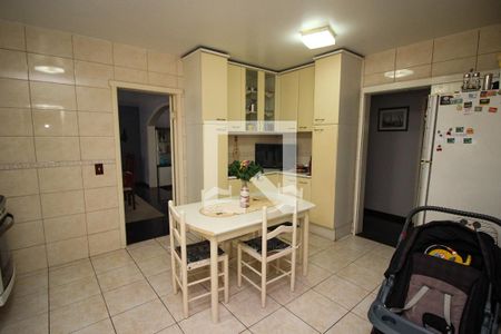 Casa à venda com 400m², 4 quartos e 6 vagas Casa à venda com 400m², 4 quartos e 6 vagasCozinha