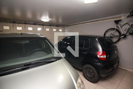 Casa à venda com 400m², 4 quartos e 6 vagas Casa à venda com 400m², 4 quartos e 6 vagasGaragem