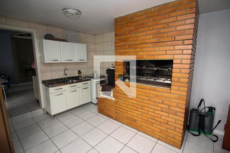 Casa à venda com 400m², 4 quartos e 6 vagas Casa à venda com 400m², 4 quartos e 6 vagasVaranda