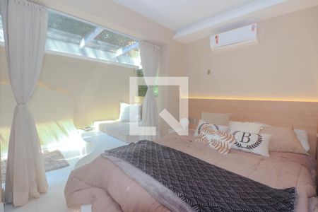 Casa de condomínio à venda com 320m², 4 quartos e 2 vagas Casa de condomínio à venda com 320m², 4 quartos e 2 vagasSuíte 3