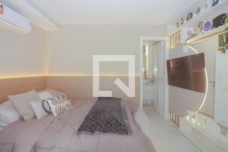 Casa de condomínio à venda com 320m², 4 quartos e 2 vagas Casa de condomínio à venda com 320m², 4 quartos e 2 vagasSuíte 3