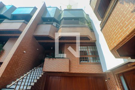 Casa de condomínio à venda com 320m², 4 quartos e 2 vagas Casa de condomínio à venda com 320m², 4 quartos e 2 vagasFachada do Imóvel