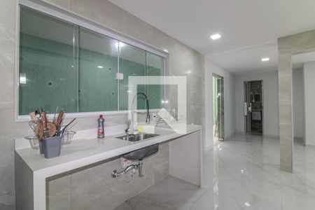 Casa de condomínio à venda com 200m², 5 quartos e 3 vagas Casa de condomínio à venda com 200m², 5 quartos e 3 vagasCozinha