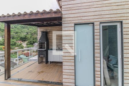 Casa de condomínio à venda com 200m², 5 quartos e 3 vagas Casa de condomínio à venda com 200m², 5 quartos e 3 vagasTerraço