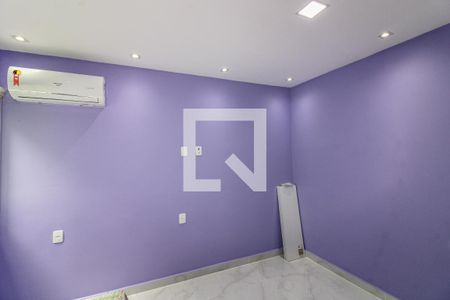 Casa de condomínio à venda com 200m², 5 quartos e 3 vagas Casa de condomínio à venda com 200m², 5 quartos e 3 vagasQuarto 3