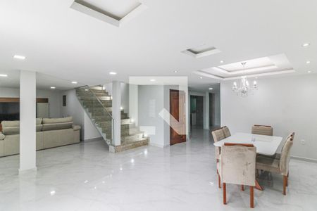 Sala de casa de condomínio à venda com 5 quartos, 200m² em Vargem Grande, Rio de Janeiro