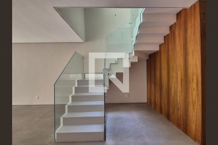 Casa de condomínio à venda com 480m², 4 quartos e 3 vagasSala 