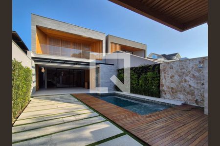 Casa de condomínio à venda com 480m², 4 quartos e 3 vagasÁrea comum