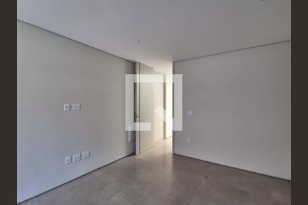 Casa de condomínio à venda com 480m², 4 quartos e 3 vagasQuarto 