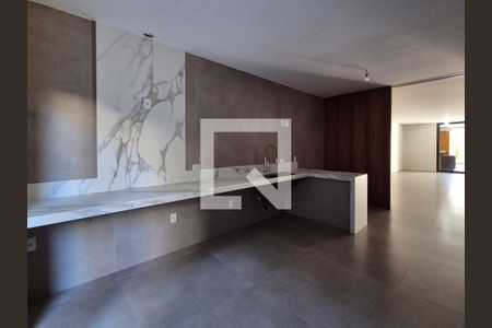 Casa de condomínio à venda com 480m², 4 quartos e 3 vagasCozinha 