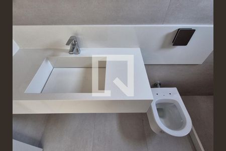 Casa de condomínio à venda com 480m², 4 quartos e 3 vagasBanheiro