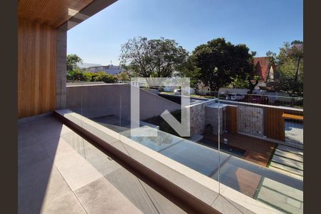 Casa de condomínio à venda com 480m², 4 quartos e 3 vagasSacada