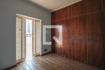 Casa à venda com 379m², 4 quartos e 10 vagasQuarto 2