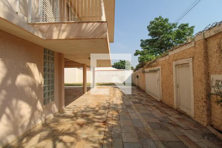 Casa à venda com 379m², 4 quartos e 10 vagasQuintal, jardim e Garagem