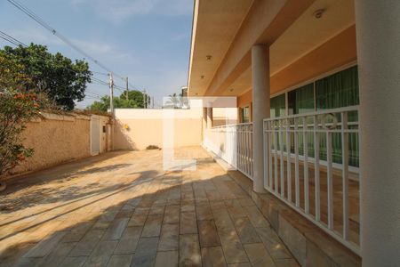 Casa à venda com 379m², 4 quartos e 10 vagasQuintal, jardim e Garagem