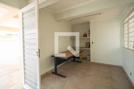Casa à venda com 379m², 4 quartos e 10 vagasDepósito