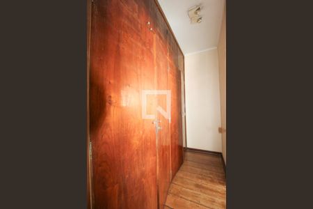 Casa à venda com 379m², 4 quartos e 10 vagasQuarto 3 (suíte) - Closet