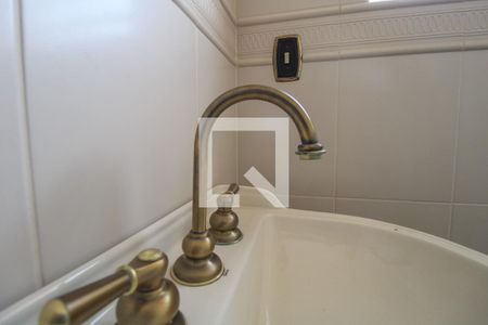 Casa à venda com 379m², 4 quartos e 10 vagasBanheiro Social