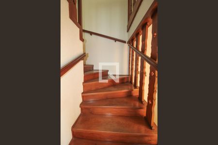 Casa à venda com 379m², 4 quartos e 10 vagasEscada