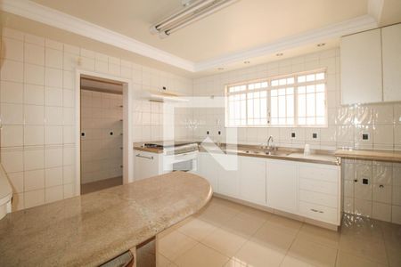 Casa à venda com 379m², 4 quartos e 10 vagasCozinha