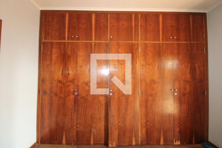 Casa à venda com 379m², 4 quartos e 10 vagasQuarto 1