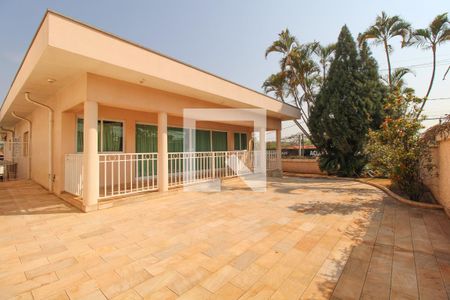 Casa à venda com 379m², 4 quartos e 10 vagasQuintal, jardim e Garagem