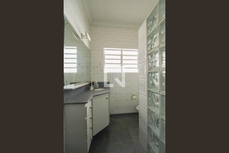 Casa à venda com 379m², 4 quartos e 10 vagasBanheiro do Quarto 4 (suíte)