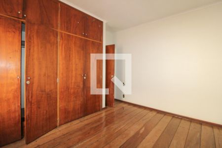 Casa à venda com 379m², 4 quartos e 10 vagasQuarto 4 (suíte)