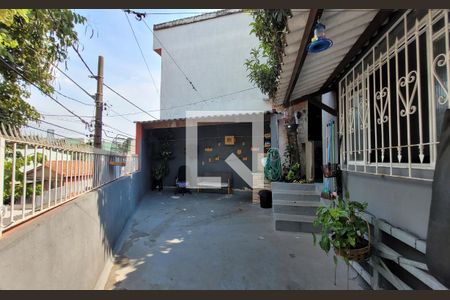 Casa à venda com 145m², 4 quartos e 1 vaga Casa à venda com 145m², 4 quartos e 1 vagaArea externa