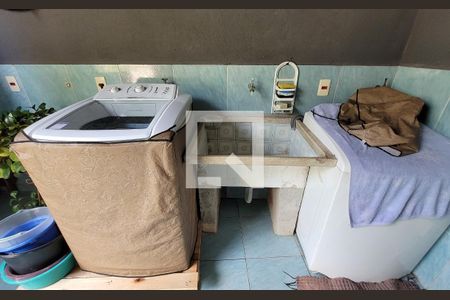 Casa à venda com 145m², 4 quartos e 1 vaga Casa à venda com 145m², 4 quartos e 1 vagaArea de serviço