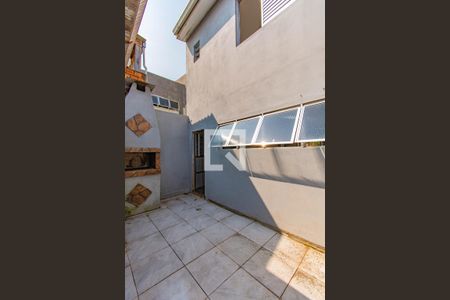 Casa para alugar com 70m², 2 quartos e 2 vagasÁrea externa 