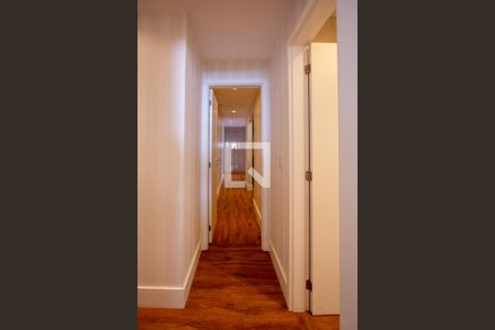 Apartamento para alugar com 333m², 4 quartos e 3 vagasCorredor