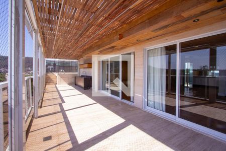 Varanda da sala de apartamento para alugar com 4 quartos, 333m² em Charitas, Niterói