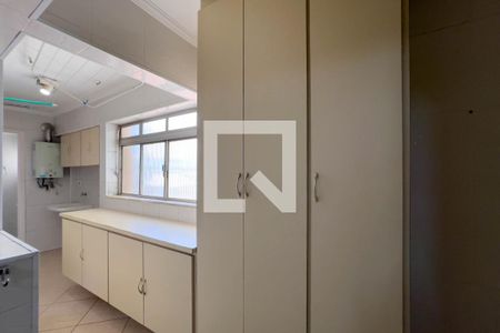 Apartamento à venda com 117m², 3 quartos e 1 vagaÁrea de serviço