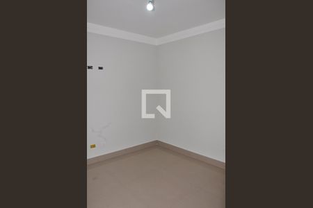 Casa à venda com 182m², 3 quartos e 3 vagasDetalhe - Quarto 02 com Suíte 